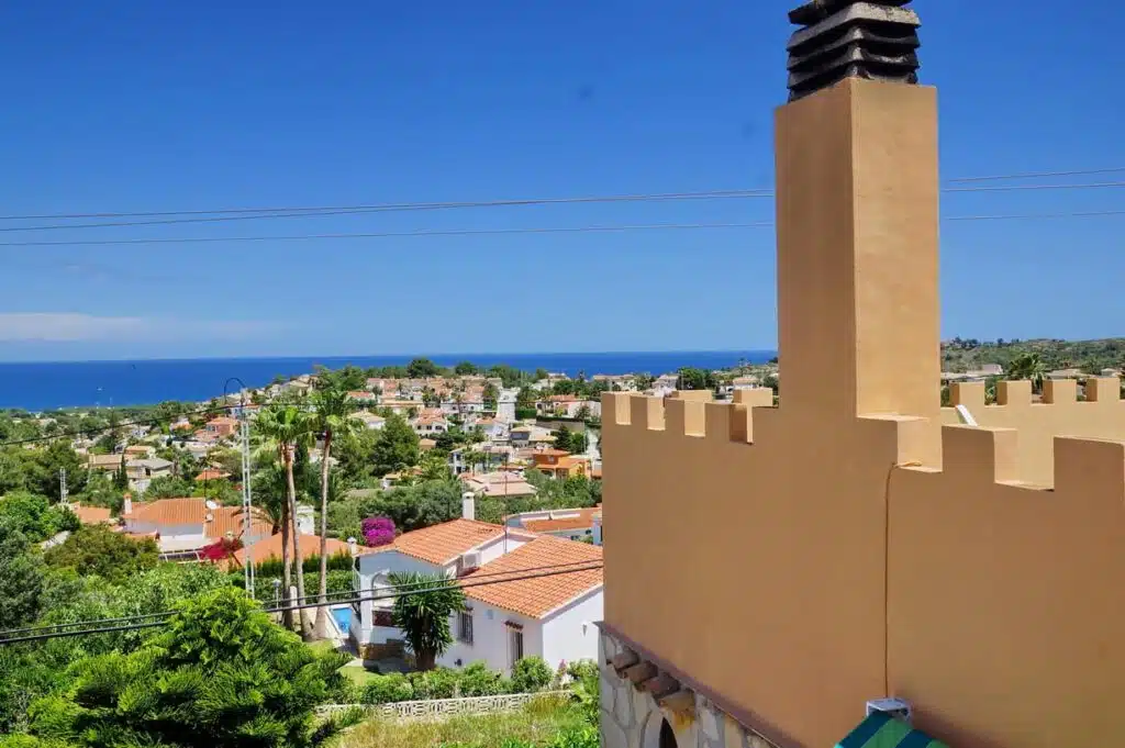 Resale Villa Te koop in Dénia in Spanje, gelegen aan de Costa Blanca-Noord