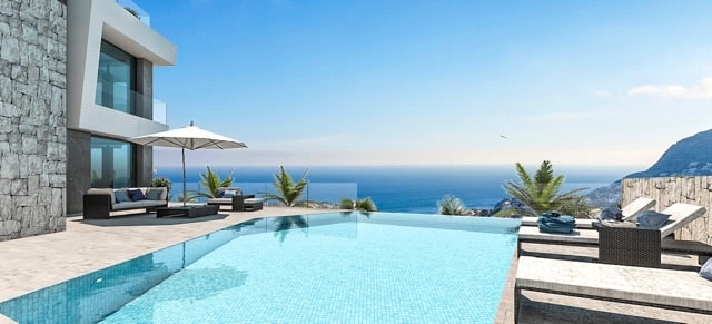 Zeezicht vanaf terras en zwembad van Nieuwbouw Villa Te koop in Calpe in Spanje, gelegen aan de Costa Blanca-Noord
