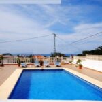Zwembad van Villa Te koop in Denia in Spanje, gelegen aan de Costa Blanca-Noord