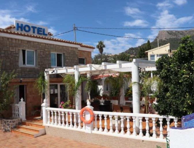 Vooraanzicht van Hotel Te koop in Calpe in Spanje, gelegen aan de Costa Blanca-Noord