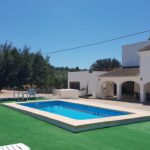 Ligweide met zwembad van Villa Te koop in Dénia in Spanje, gelegen aan de Costa Blanca-Noord