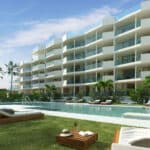 Vooraanzicht appartementsgebouw met zwembad van Nieuwbouw Project in Mijas Costa in Spanje, gelegen aan de Costa del Sol-Centro