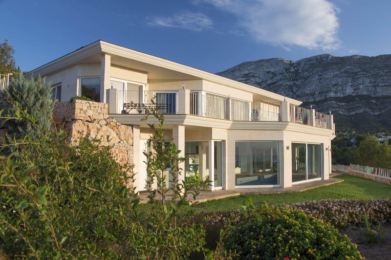 Villa Te koop in Denia in Spanje, gelegen aan de Costa Blanca-Noord