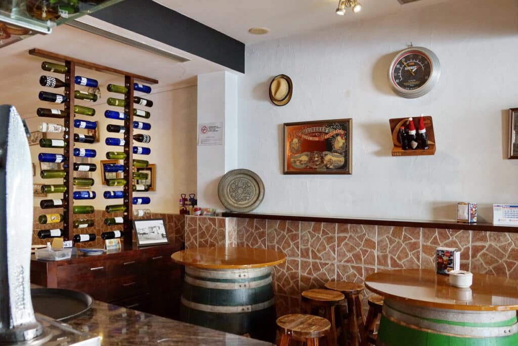Verbruikzaal bar Te koop in Denia in Spanje, gelegen aan de Costa Blanca-Noord