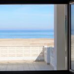 Huis aan het strand Te koop in Denia in Spanje, gelegen aan de Costa Blanca-Noord