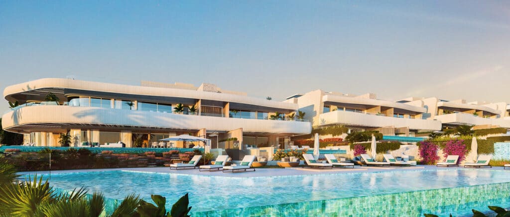 Gemeenschappelijk zwembad en gebouw van Nieuwbouw Appartementen Te koop in Marbella in Spanje, gelegen aan de Costa del Sol-West