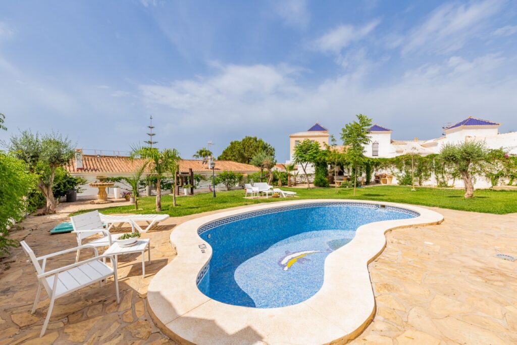 Villa Te koop in Nerja in Spanje, gelegen aan de Costa del Sol-Oost