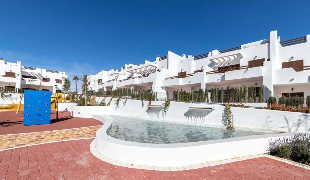 Gemeenschappelijk zwembad van Nieuwbouw Appartementen Te koop in San Juan De Los Terreros in Spanje, gelegen aan de Costa de Almería