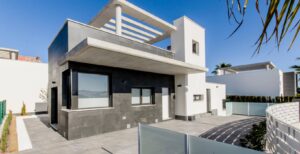 Vooraanzicht Nieuwbouw villa in Lorca (30800) in Spanje, gelegen aan de Costa Cálida