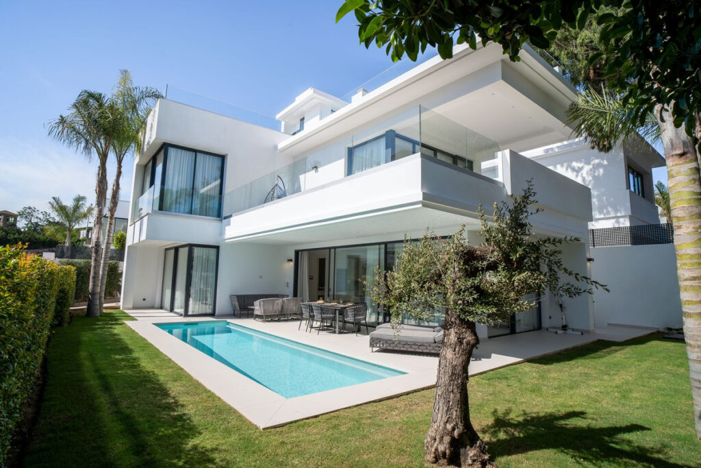 Nieuwbouw Villa Te koop in The Golden Mile in Spanje, gelegen aan de Costa del Sol-West