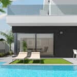 Terras, zwembad en vooraanzicht van nieuwbouw villa in Roda in Spanje, gelegen aan de  Costa Cálida