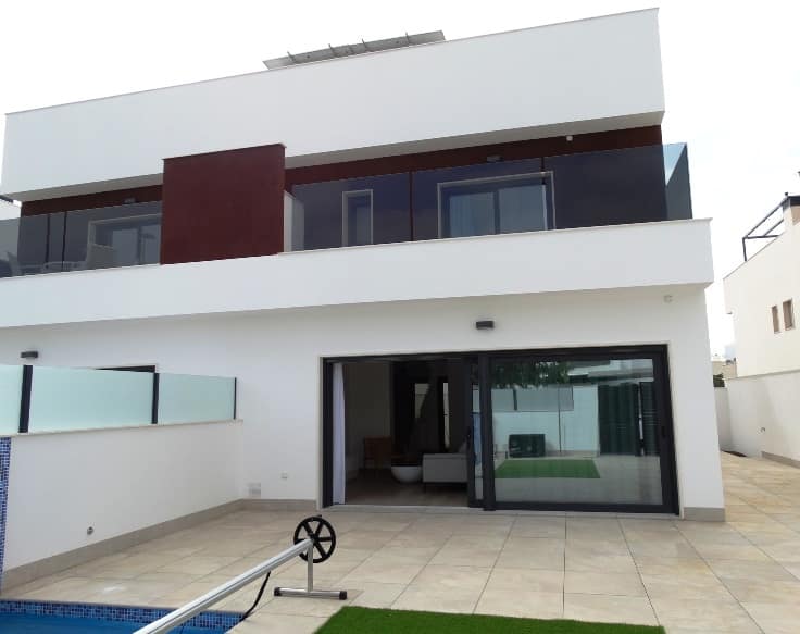 Nieuwbouw Huis Te koop in Torre De La Horadada in Spanje, gelegen aan de Costa Blanca-Zuid