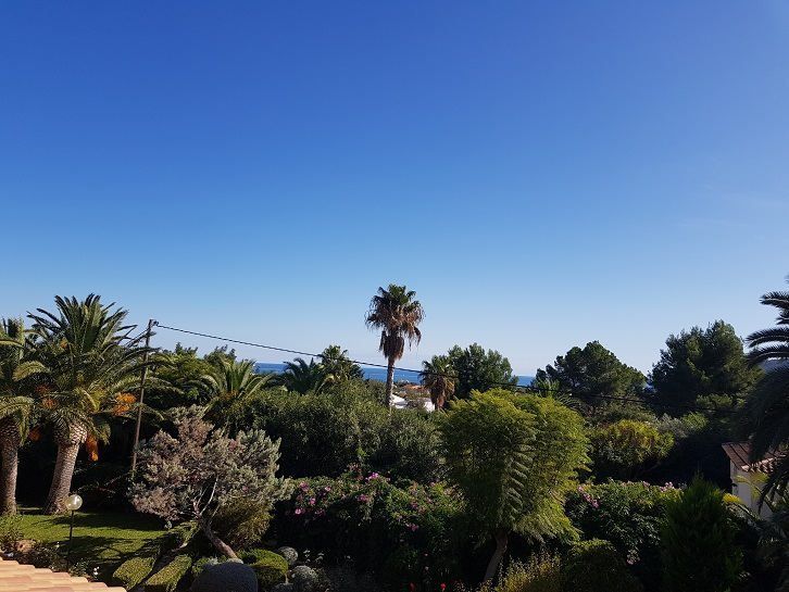 Zeezicht van resale villa in Alfaz del Pi in Spanje, gelegen aan de  Costa Blanca-Noord