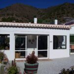 Vooraanzicht van resale villa in Competa in Spanje, gelegen aan de  Costa del Sol-Oost