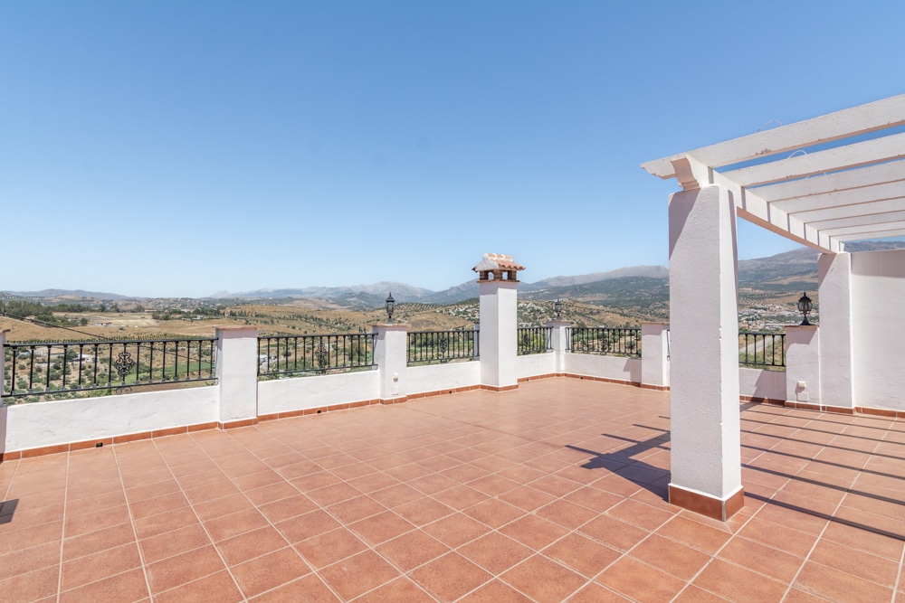 Villa Te koop in Vinuela in Spanje, gelegen aan de 